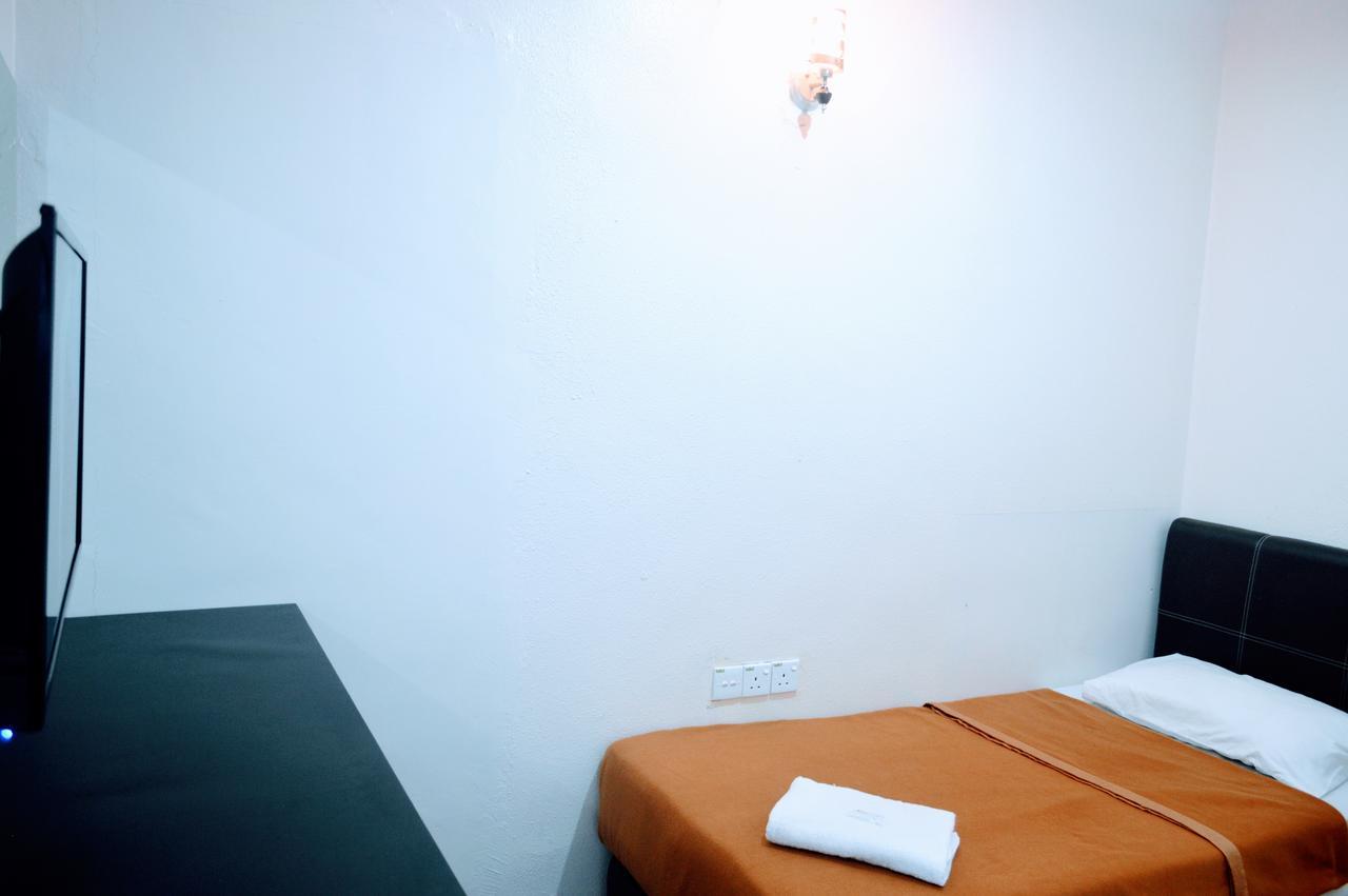 Gest Inn Hotel Kota Tinggi Esterno foto