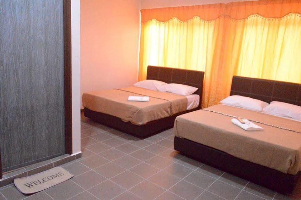 Gest Inn Hotel Kota Tinggi Esterno foto